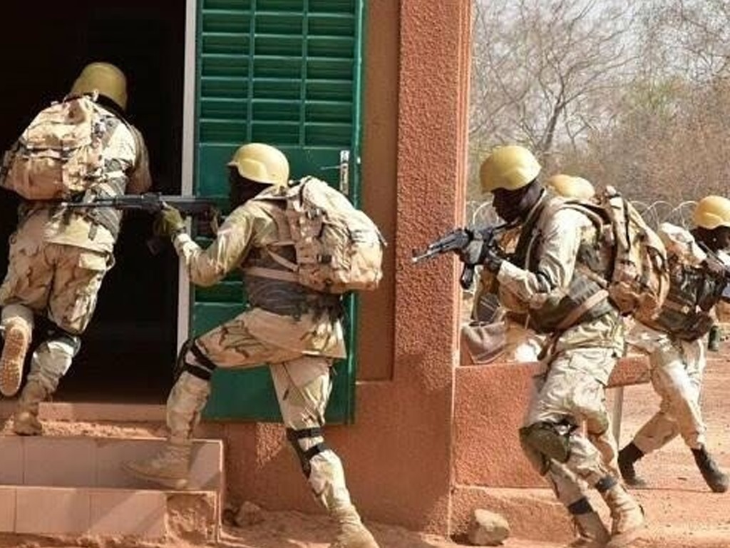 "Priorité à la Sécurité au Burkina : Les Actions du Capitaine Ibrahim Traoré Interrogent la CEDEAO"