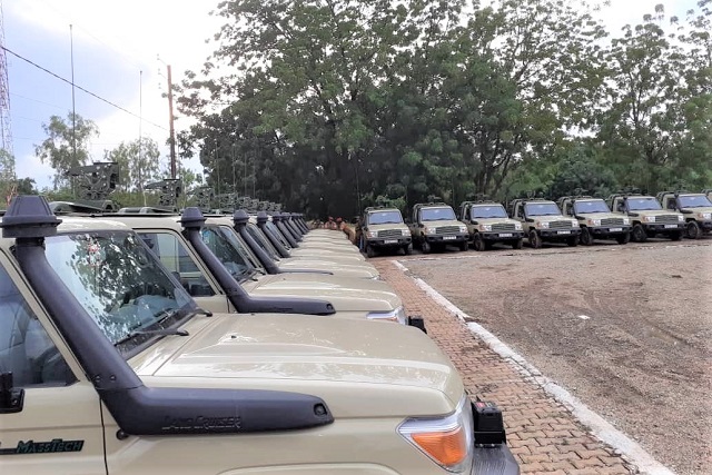 https://www.minute.bf/burkina-le-pnud-offre-une-vingtaine-de-vehicules-pick-up-aux-forces-de-securite-interieure/