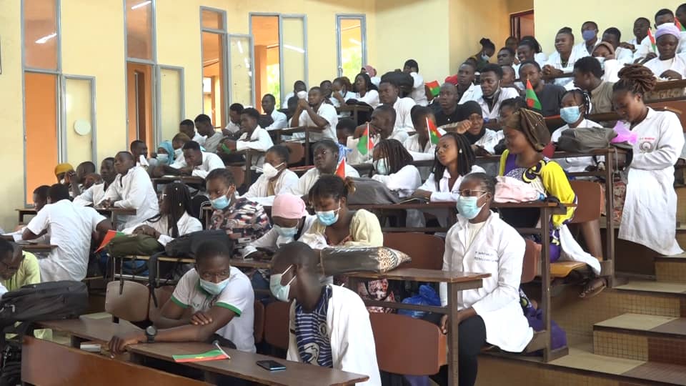 Burkina-Faso : Plus de 220 médecins et étudiants en médecine mobilisés à Ouagadougou pour lutter contre le paludisme et la dengue