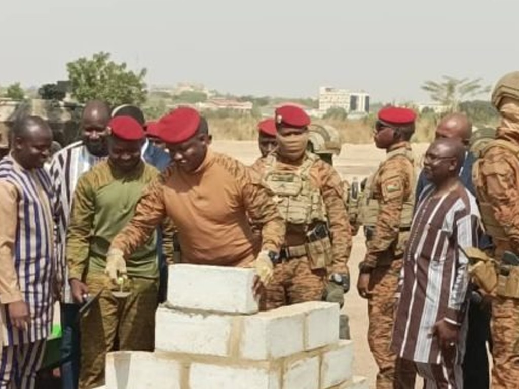 Burkina-Faso : "L'édification de cette usine de raffinerie d'or a pour objectif de diminuer notre dépendance à l'égard des acteurs extérieurs" - Capitaine Ibrahim Traoré