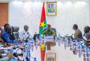 Réformes majeures au Burkina Faso : Adoption d'une révision constitutionnelle et mesures pour renforcer l'administration publique