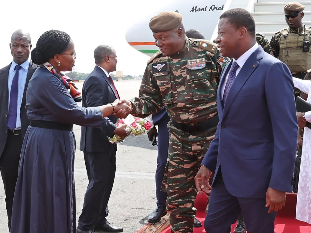 Le Général Abdourahamane Tiani achève sa visite au Togo avec des perspectives de coopération renforcée