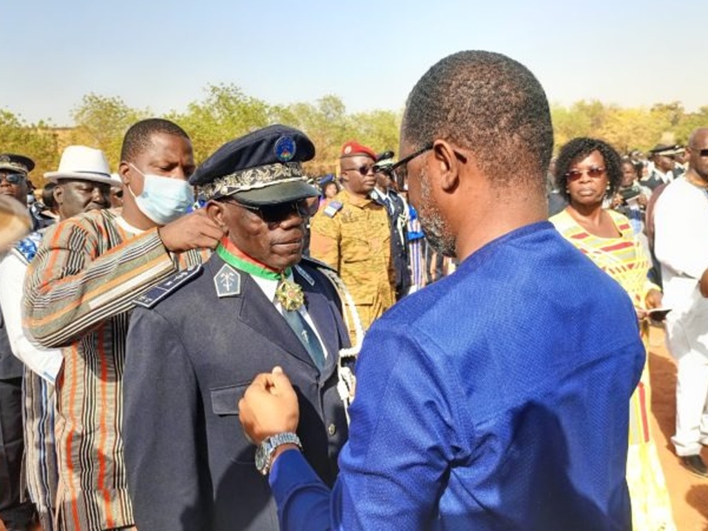 Burkina Faso : Cérémonie de décoration au Ministère de l'administration territoriale