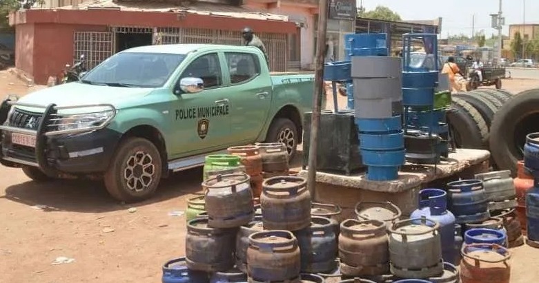 Burkina Faso : La Police Municipale saisie près de 500 bouteilles de gaz lors d'une opération de contrôle 